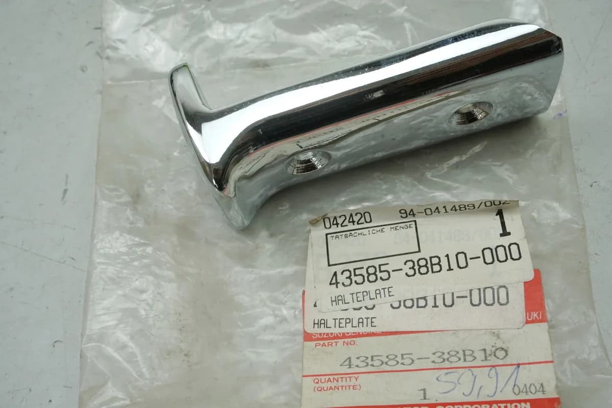 Suzuki Fußraste Unterteil original 43585-38B10-000 VS VZ - NEU