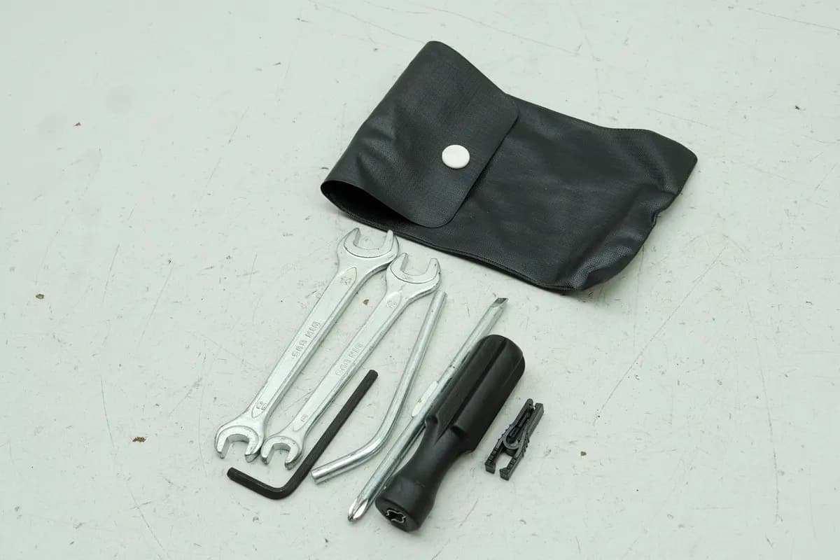 HONDA SH 125 JF23 Bordwerkzeug Werkzeug