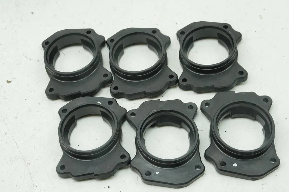 Honda GL 1500 F6C Valkyrie SC34 Halteplatte Trichter für Vergaser Halterung