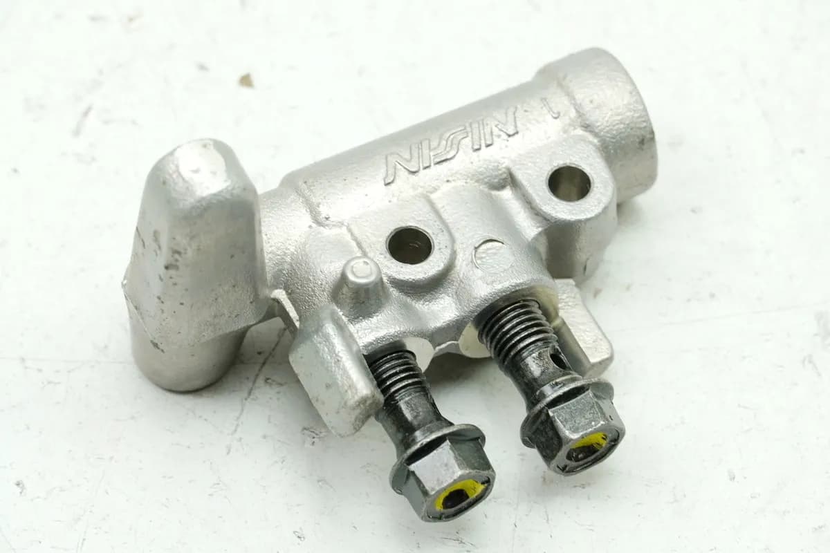 HONDA SH 125 JF23 Bremsverteiler Bremsverteilerzylinder Nissin Verzögerungsventil