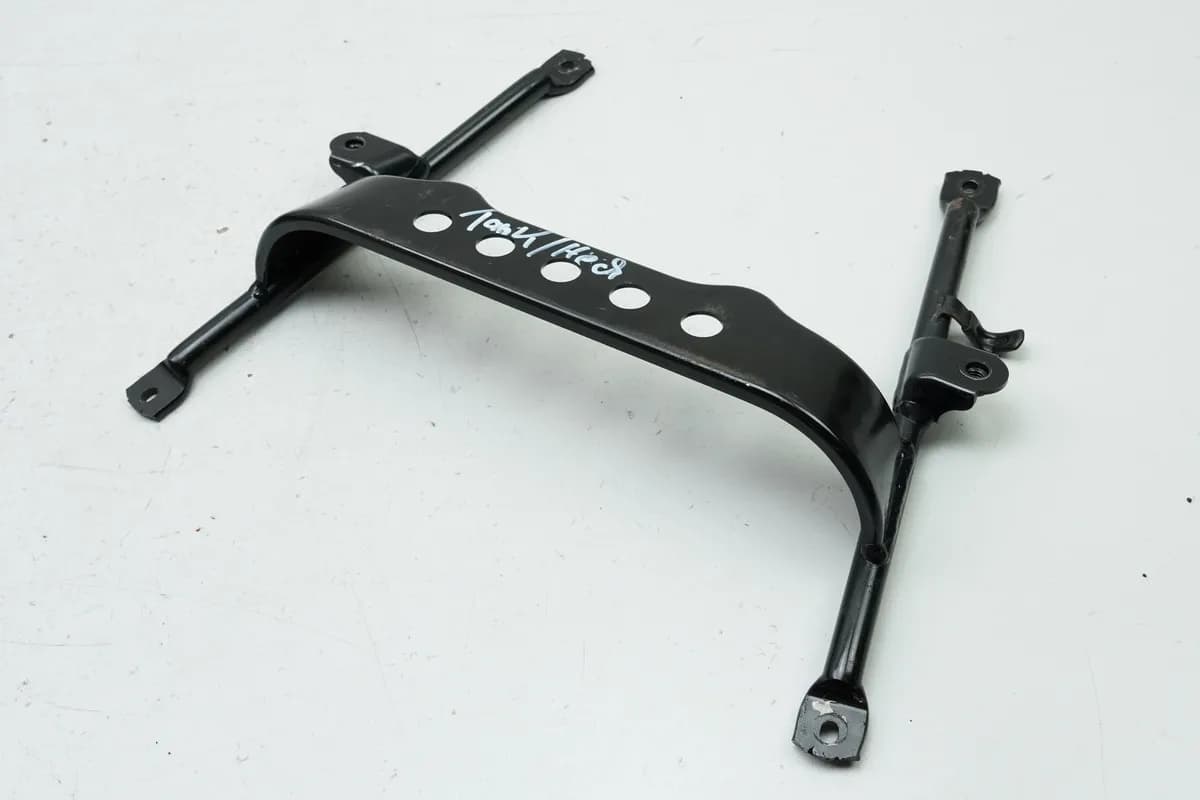 KYMCO PEOPLE GT 300 i V4 Halterung Tank Tankhalter Träger (für Rahmen)