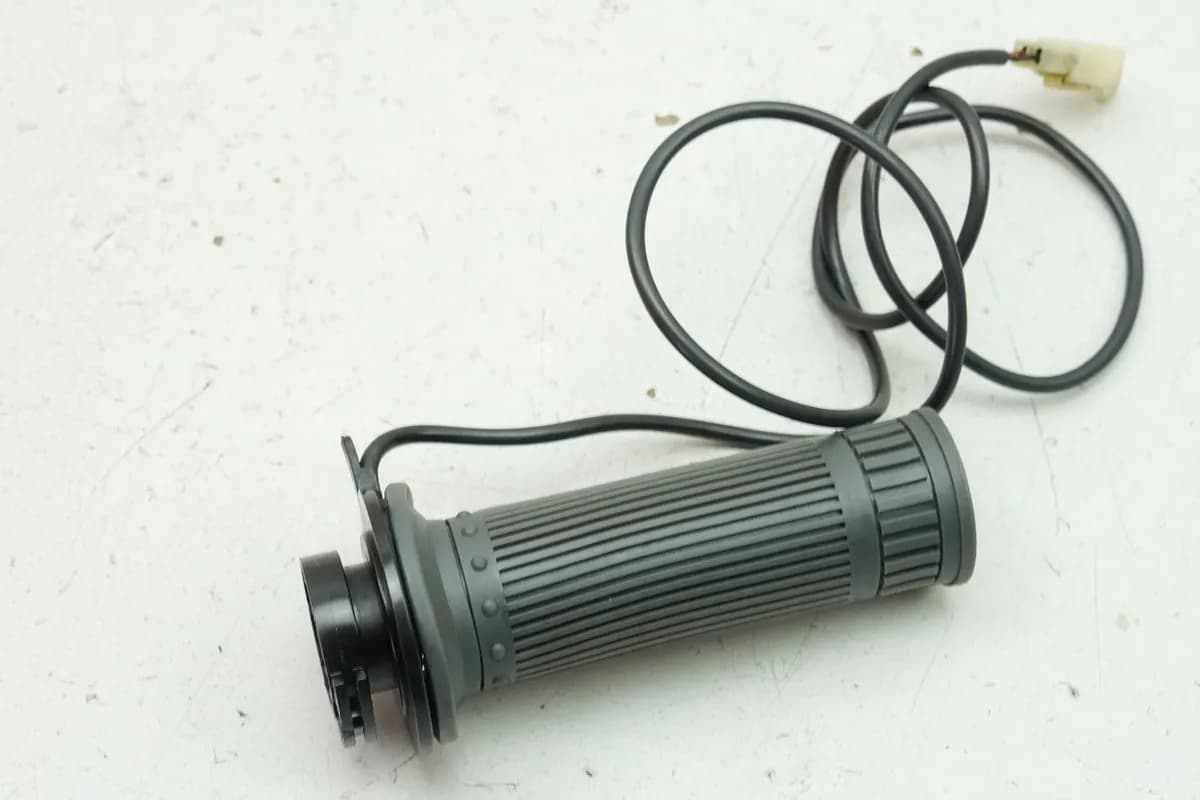 MOTO GUZZI California 1100 EV KD Gasgriff Griff rechts beheizter Lenkergriff