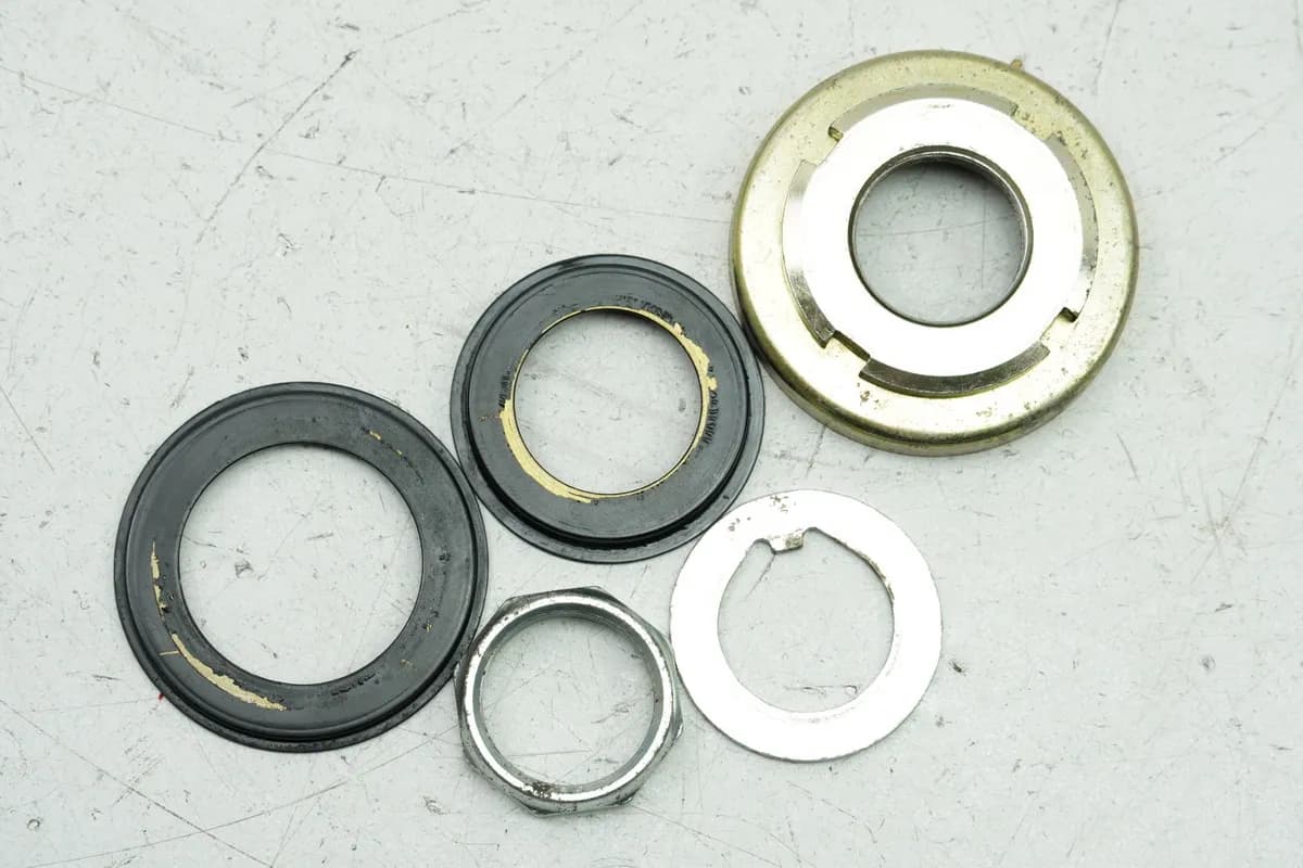 KYMCO PEOPLE GT 300 i V4 Mutter Sicherung Lenkkopf Gabelbrücke