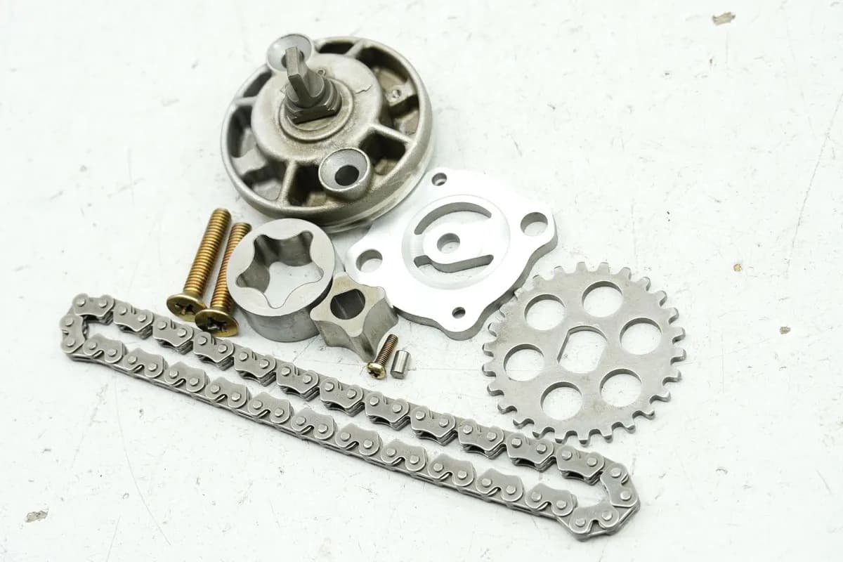 KYMCO PEOPLE GT 300 i V4 Ölpumpe Zahnrad Kette Antrieb (für Motor)