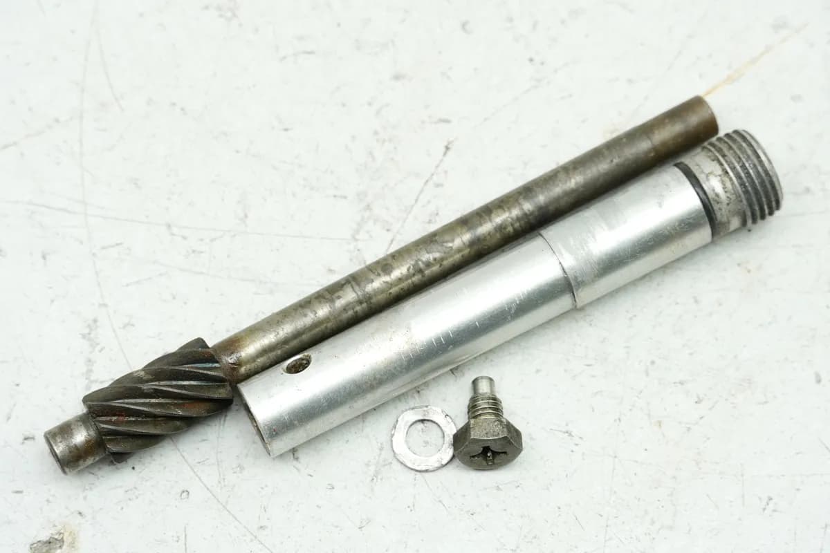 SUZUKI LS 650 NP41A/ B SAVAGE Antriebswelle Tachoantrieb Welle (im Motor)