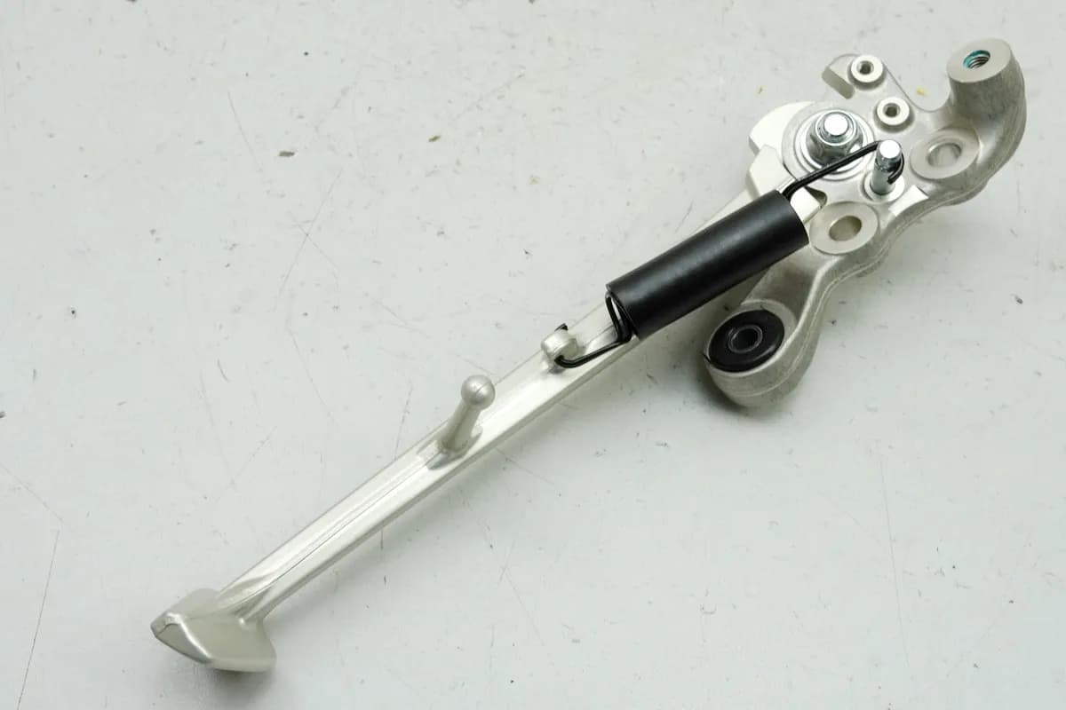 YAMAHA MTN 1000 MT-10 RN78 Seitenständer orig Ständer Kippständer Halter 4550 km