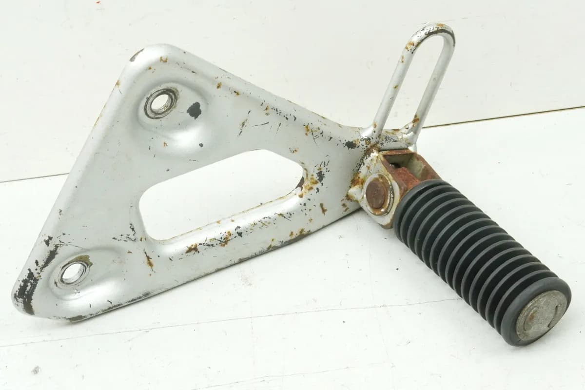 HONDA XL 600 PD06 TRANSALP Fußrastenanlage Sozius links Halter Fußraste Träger