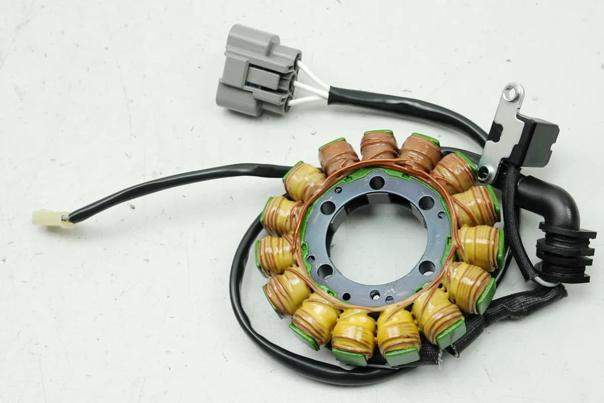 YAMAHA MTN 1000 MT-10 RN78 Lima Stator Lichtmaschine Pick Up Generator 4550 km