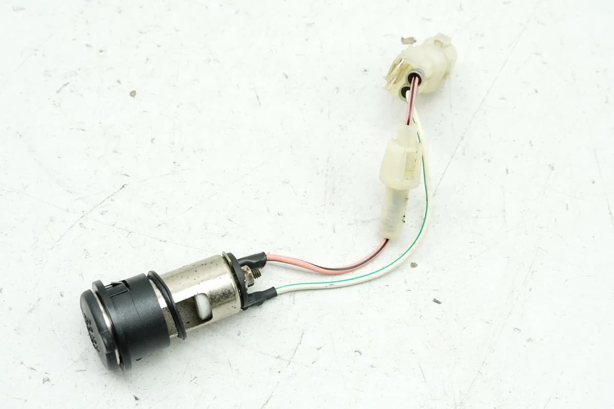 KYMCO PEOPLE GT 300 i V4 Bordsteckdose Steckdose