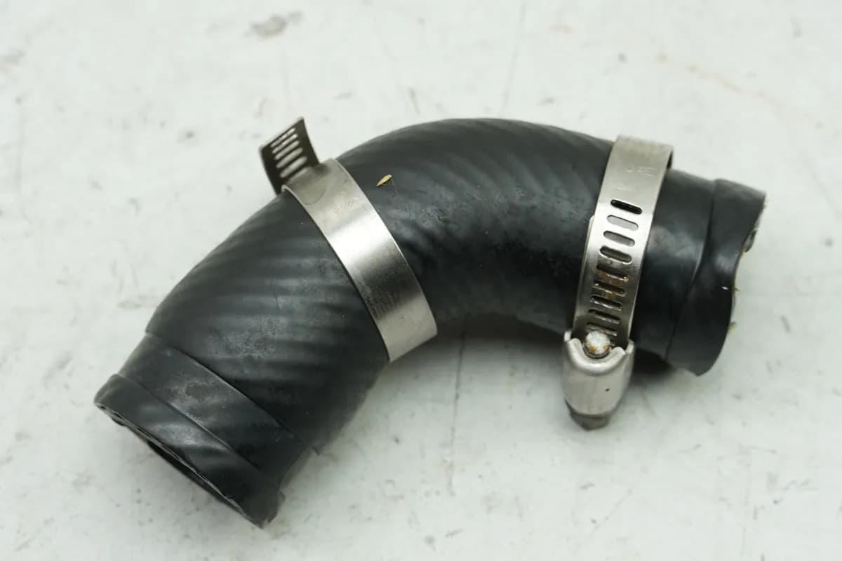 YAMAHA TDM 850 4TX Kühlerschlauch Thermostat ---> Zylinderkopf