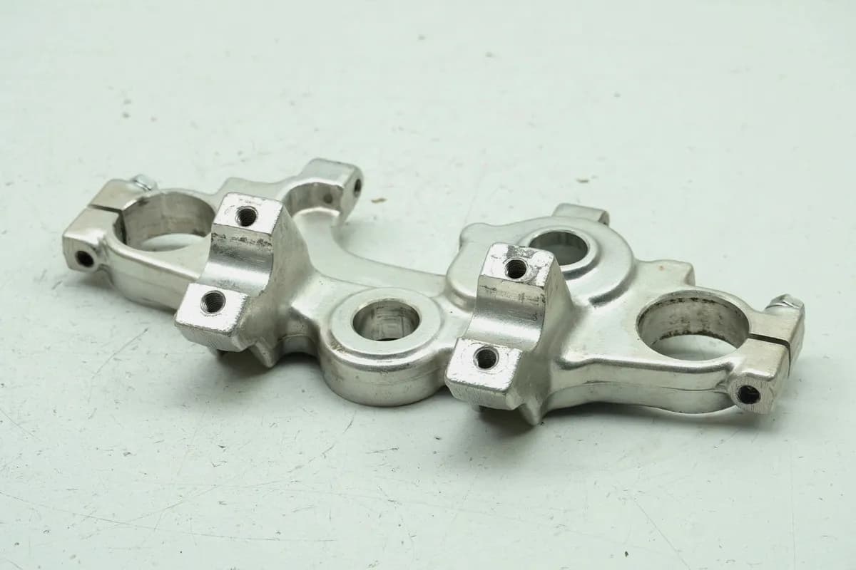 KAWASAKI VN 750 A-D Vulkan Twin Gabelbrücke oben (für Gabel Standrohr Gabelholm)