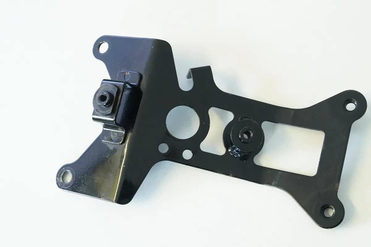 KAWASAKI NINJA 250 R EX250K Halterung Schloß Sitz Öffner Strebe Halteplatte