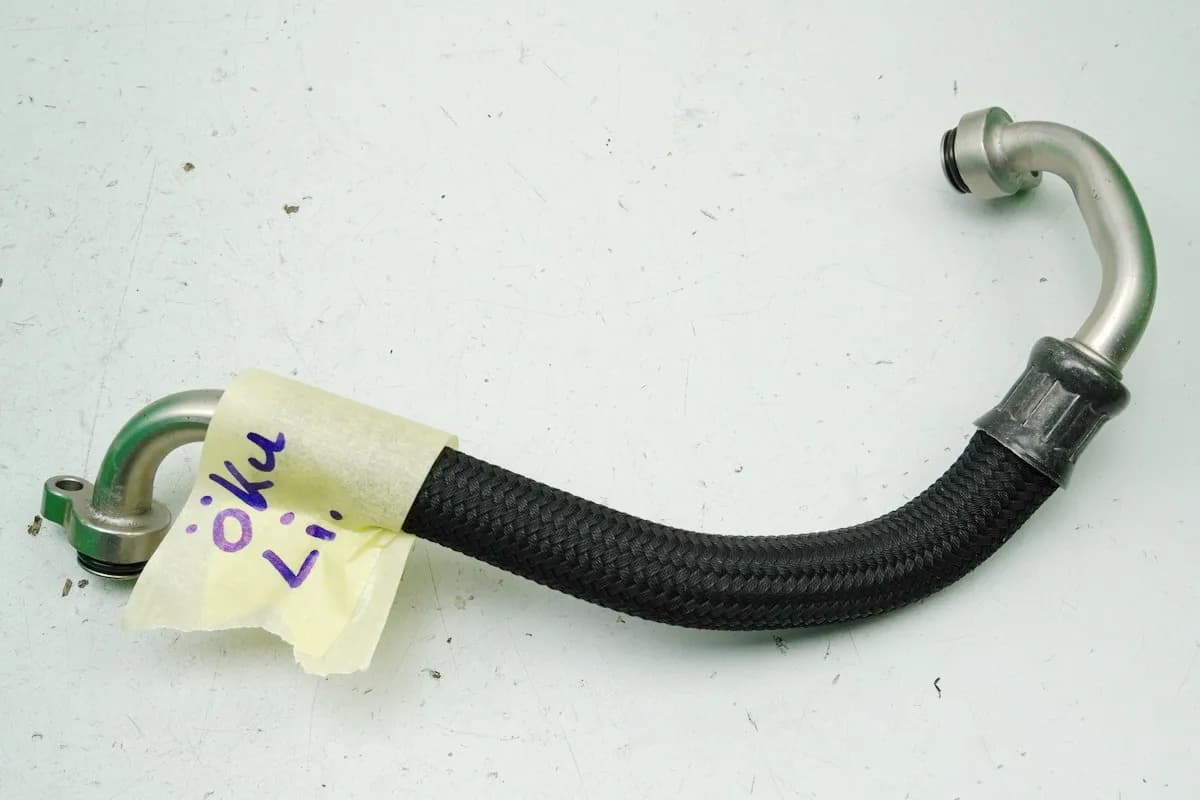 YAMAHA MTN 1000 MT-10 RN78 Ölleitung links Ölschlauch (für Ölkühler) 4550 km