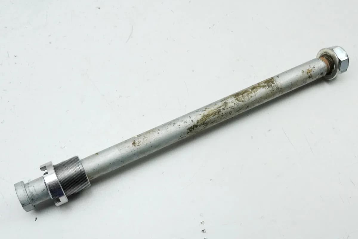 HONDA CBR 600 RR PC40 Schwingachse Achse Schwinge Distanz Abstandshalter 07-13