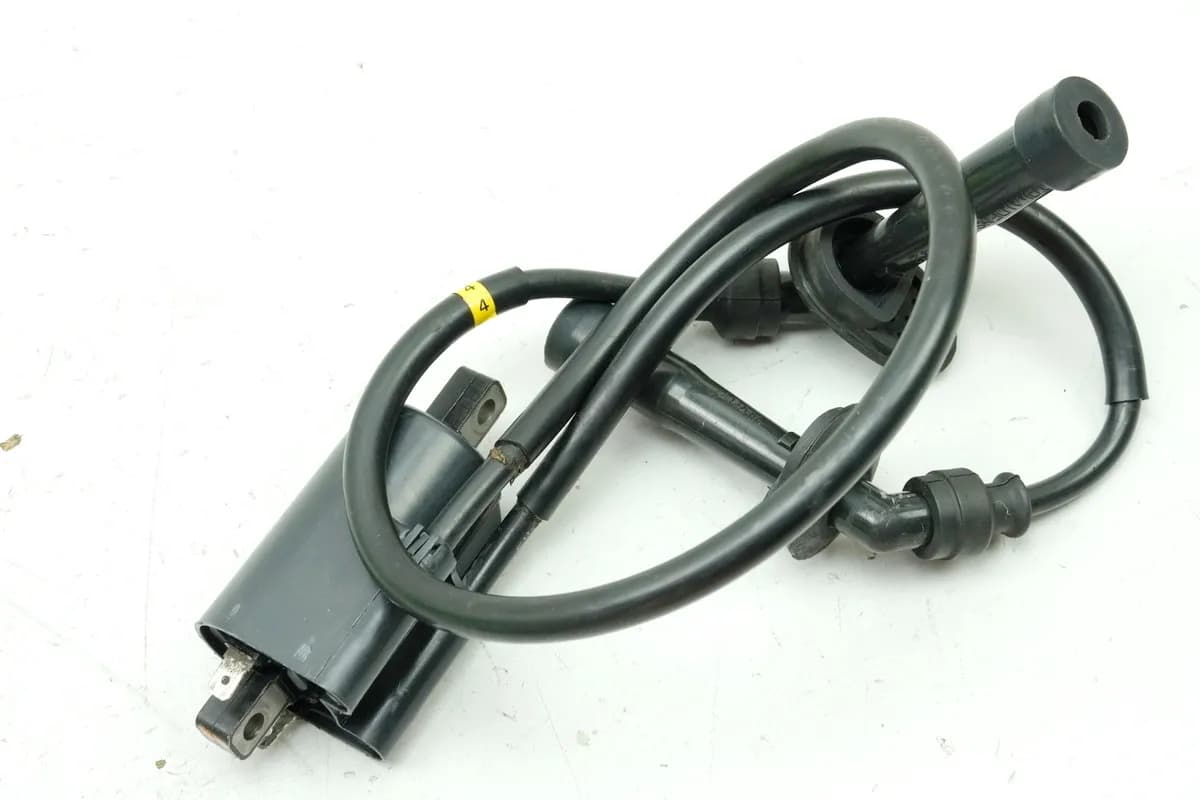 SUZUKI GSX 600 F AJ Zündspule 1+4 Zündkerzenstecker Ignition Coil 98-02