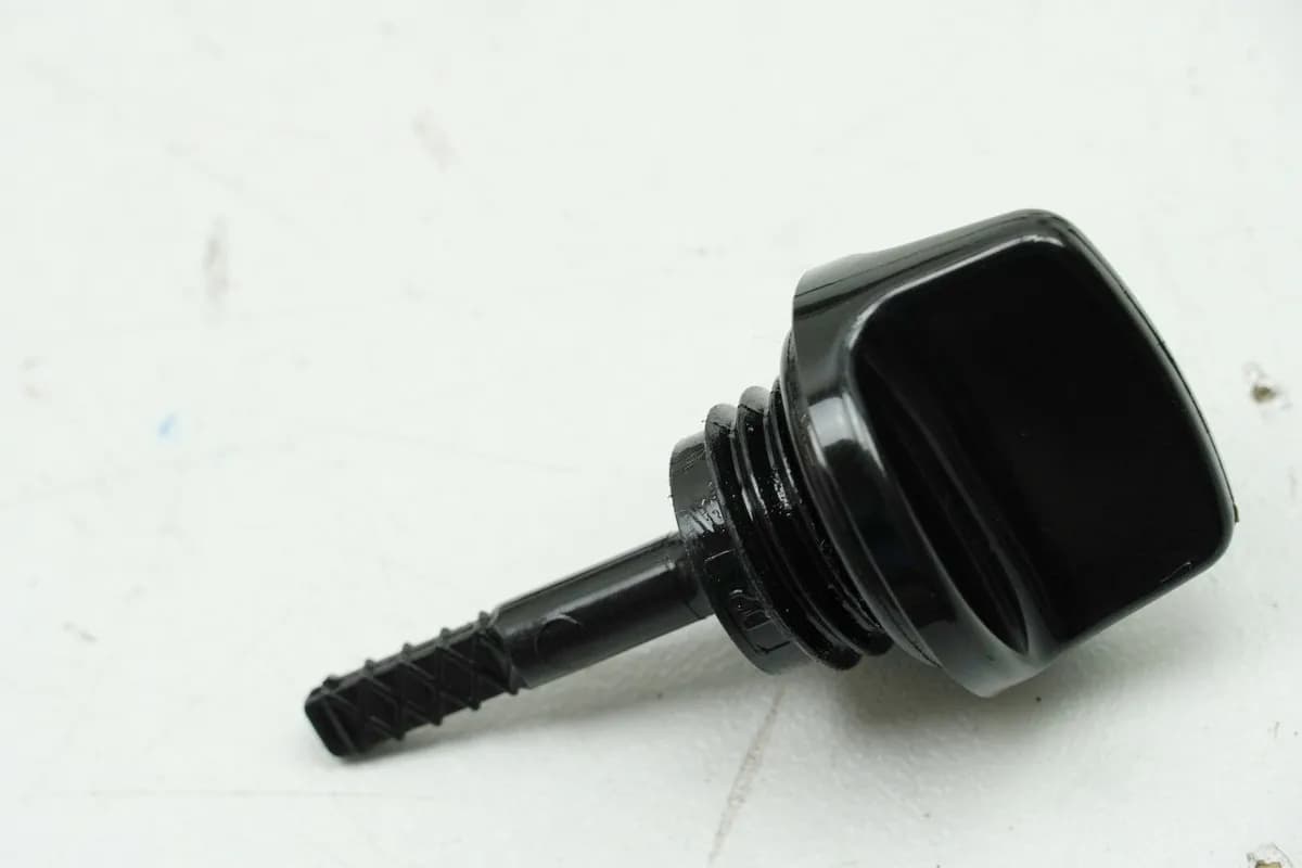 HONDA CB 125 R JC91 Ölmeßstab Peilstab Ölstand Ölstab Verschluß (für Motor)