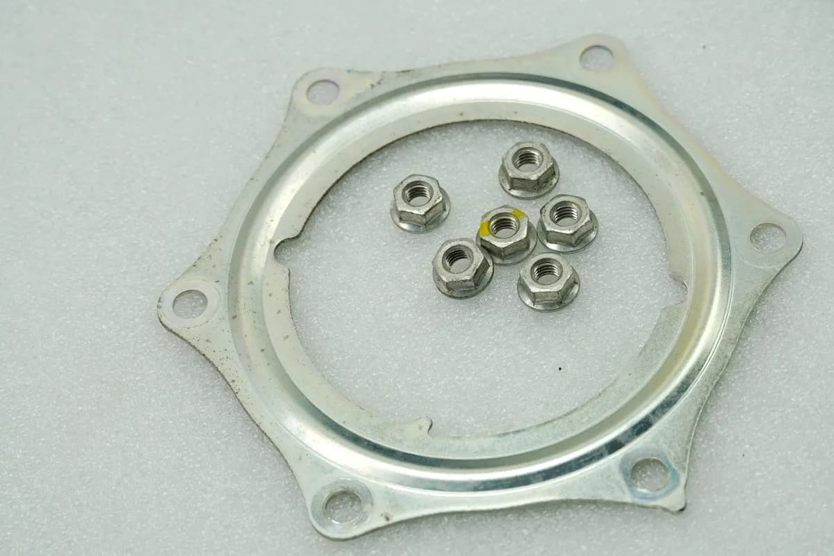 HONDA CBR 600 RR PC40 Haltering Benzinpumpe Halter Ring Halteplatte 07-13