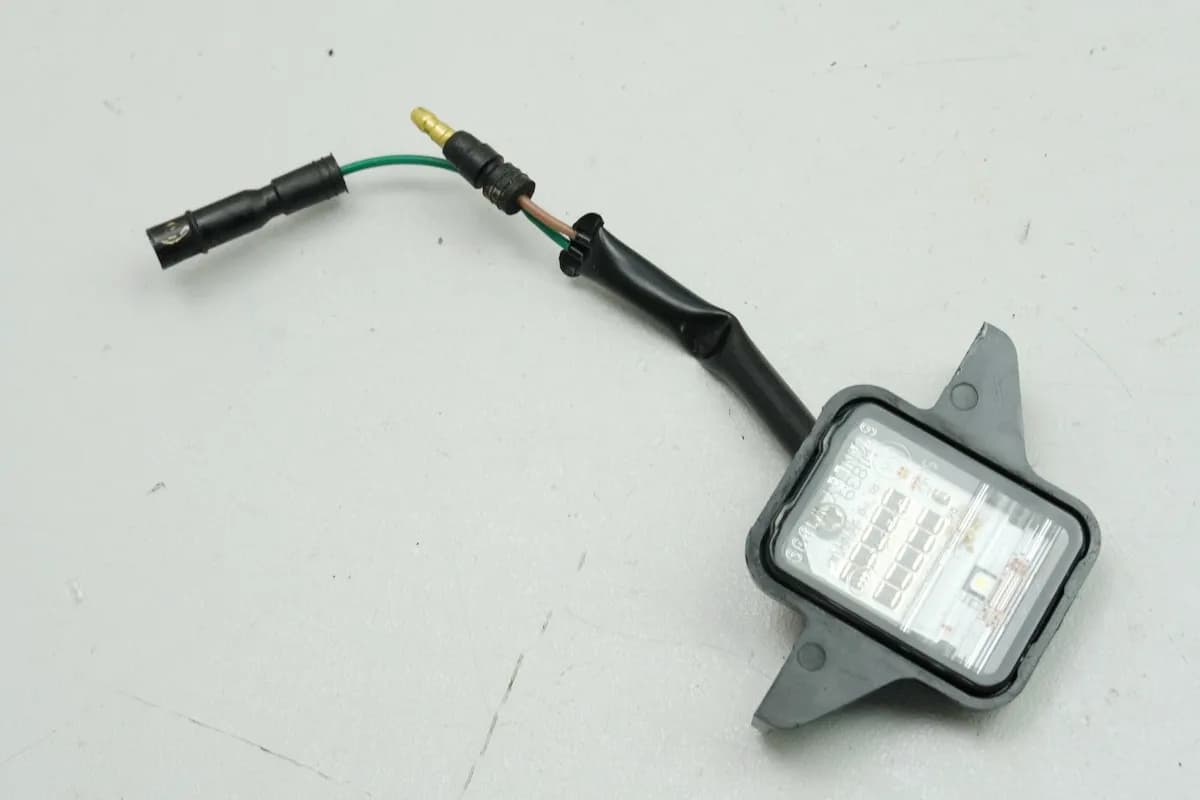 HONDA CB 125 R JC91 Kennzeichenbeleuchtung Kennzeichenleuchte original