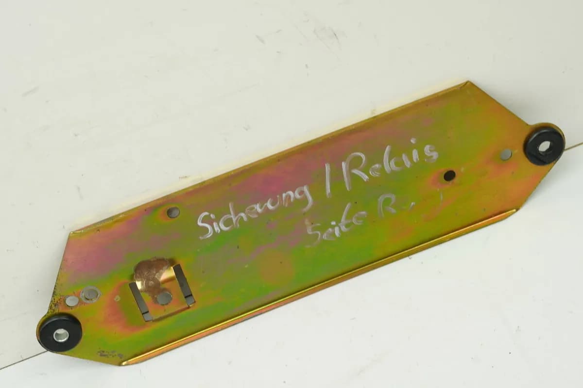 MOTO GUZZI California 1100 EV KD Halteplatte Relais Sicherung rechts Träger