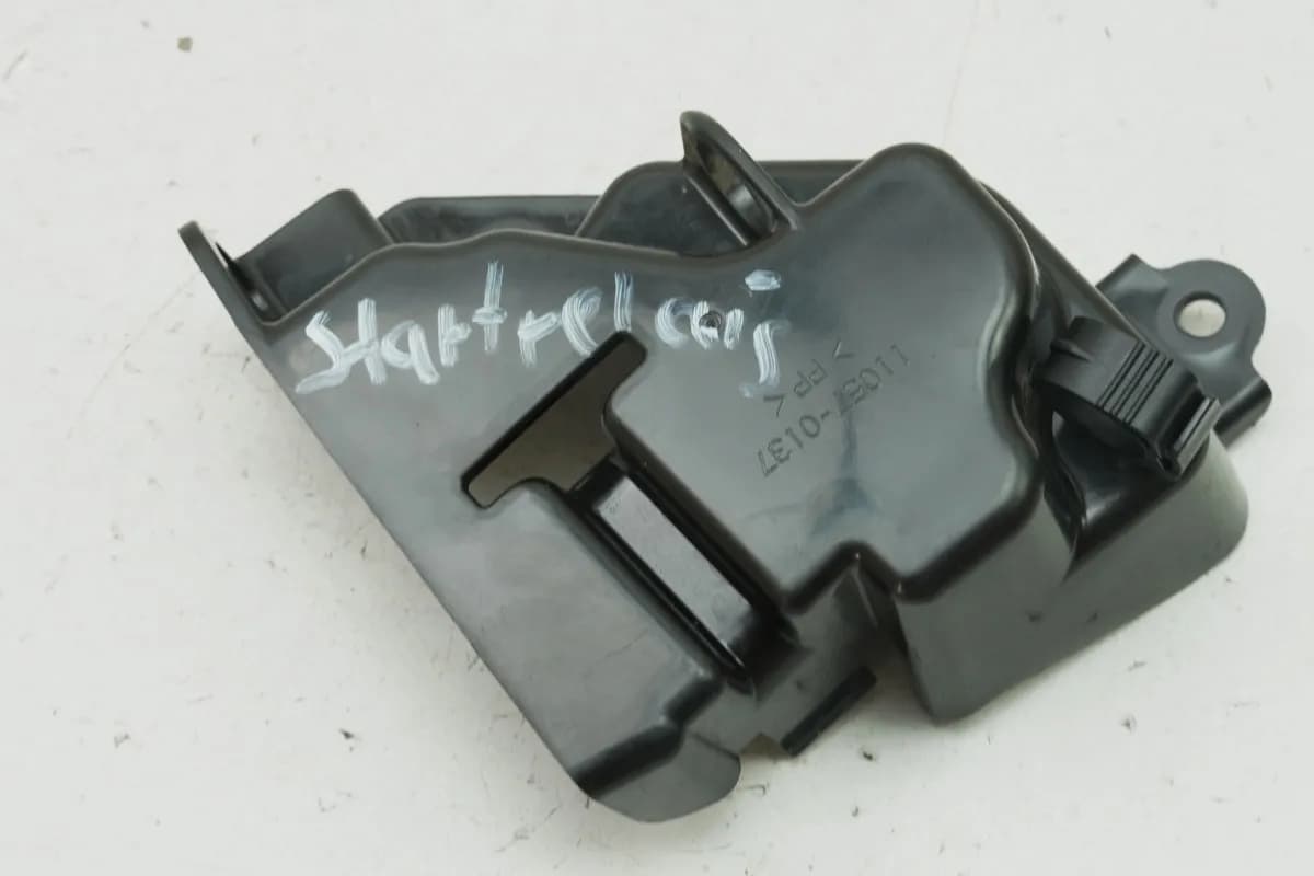 KAWASAKI Z 650 ER650HA2 Abdeckung Starterrelais Halter Gehäuse Cover Blende