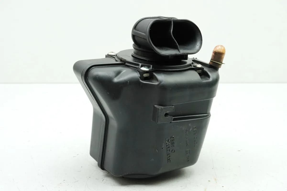SUZUKI VZ 800 AF MARAUDER Airbox vorn Luftfilterkasten Luftfiltergehäuse