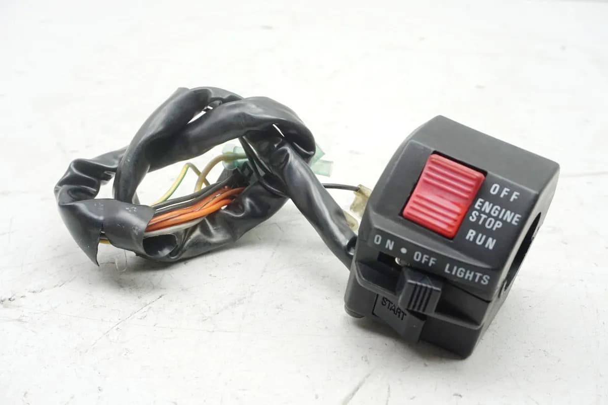 SUZUKI GSXF 600 GN72AB Lenkerschalter rechts Schalter Not Aus Killschalter