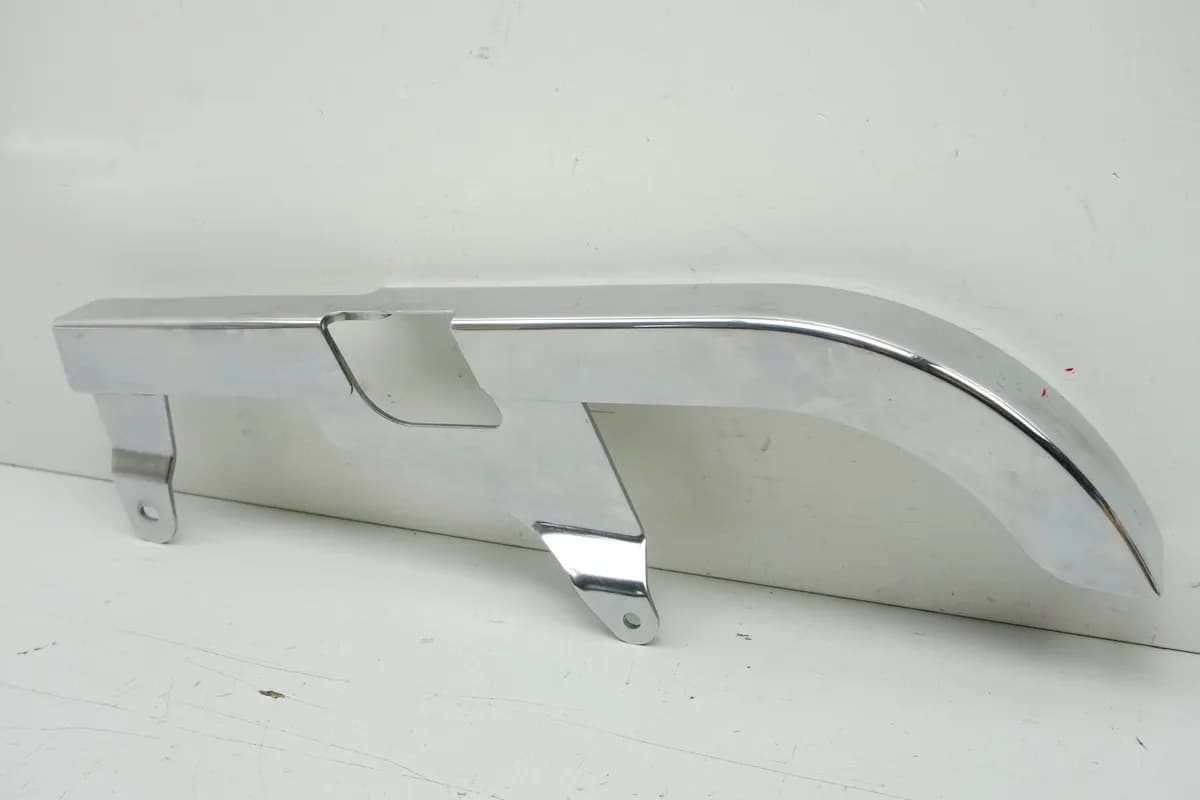 KAWASAKI EL 250 B ELIMINATOR Kettenschutz für Schwinge Abdeckung Cover Blende