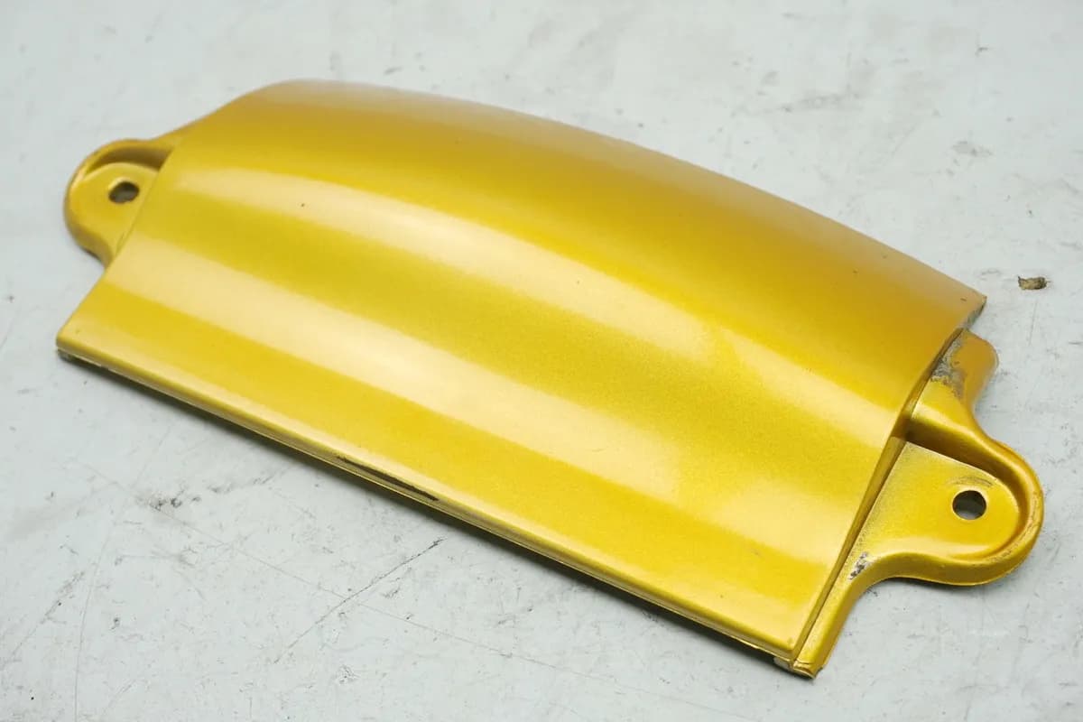 SUZUKI GSX 600 F GN72B Verkleidung unter Scheinwerfer Abdeckung Cover Blende