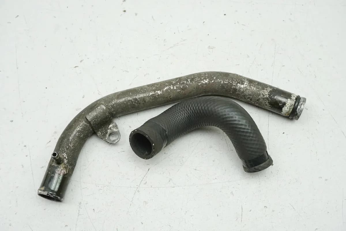 KAWASAKI EL 250 B ELIMINATOR Kühlerschlauch Rohr Kühler links --> Wasserpumpe