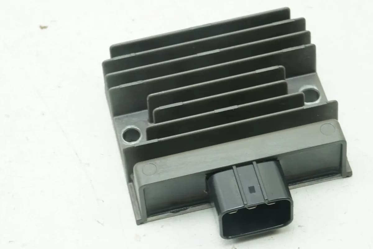 KAWASAKI Z 650 ER650HA2 Laderegler original Regler Spannungsregler Gleichrichter