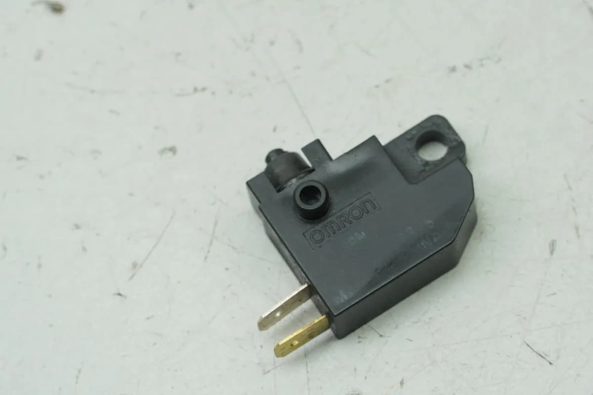 KAWASAKI Z 650 ER650HA2 Bremslichtschalter vorn Stopschalter (für Bremszylinder)