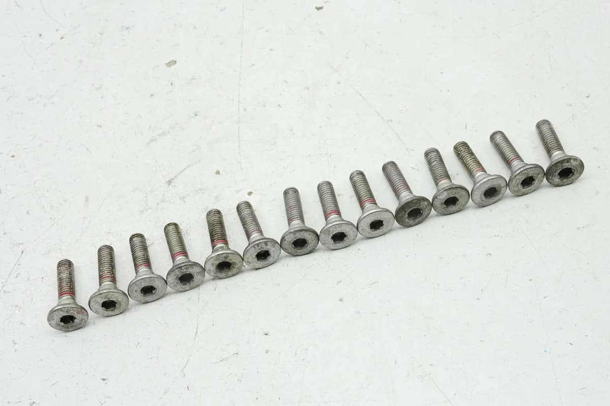 KAWASAKI Z 650 ER650HA2 Schrauben für Bremsscheibe vorn & hinten (für Felge)