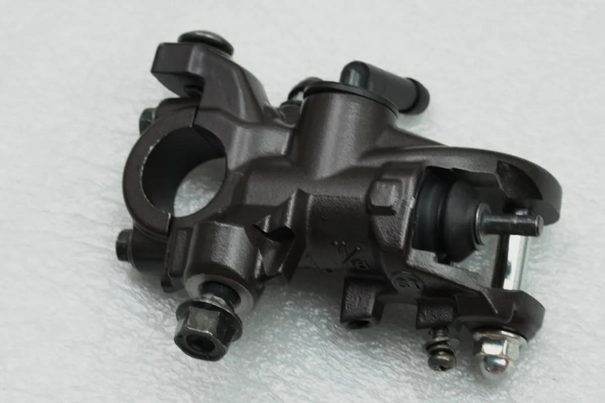 HONDA CBR 600 RR PC40 Bremszylinder vorn Bremspumpe Hauptbremszylinder 07-13