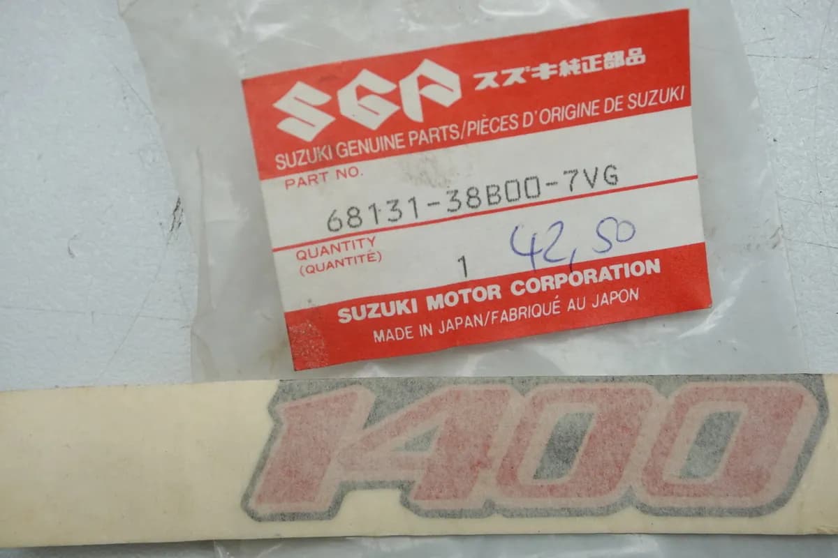 Suzuki Emblem Aufkleber original 68131-38B00-7VG VS1400 - NEU