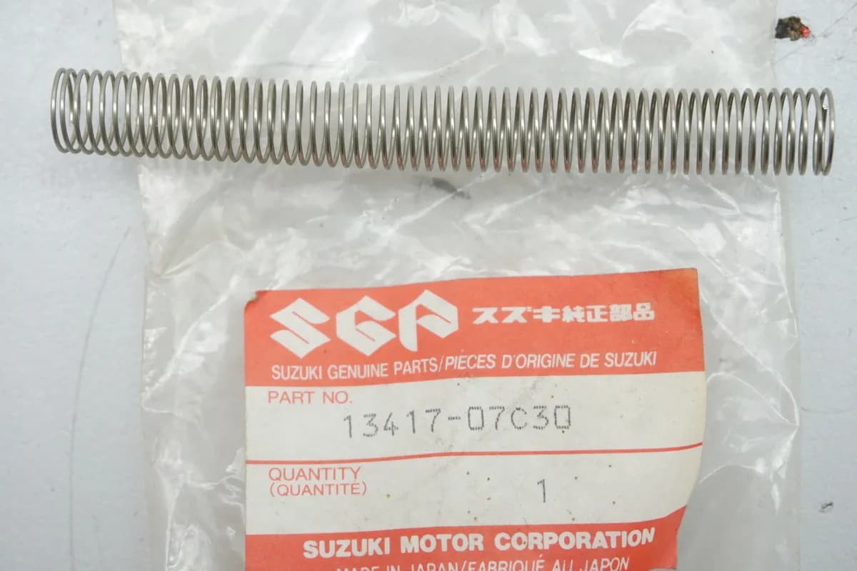 Suzuki Feder Vergaserfeder Schieberfeder original 13417-07C30 GSF GSX - NEU