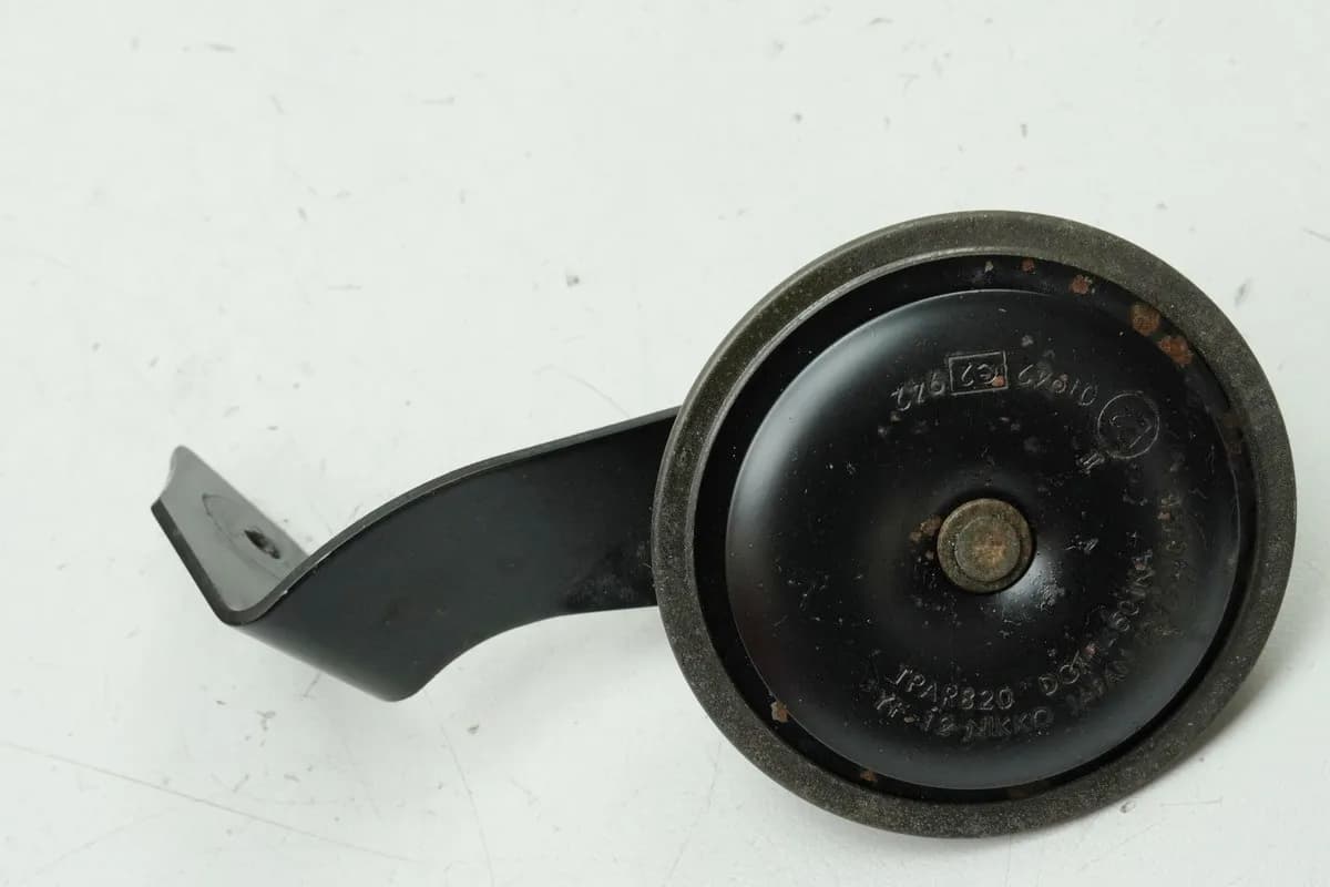 KAWASAKI ZX-10R ZXT00D Hupe Horn original Signalhorn Halterung 06-07