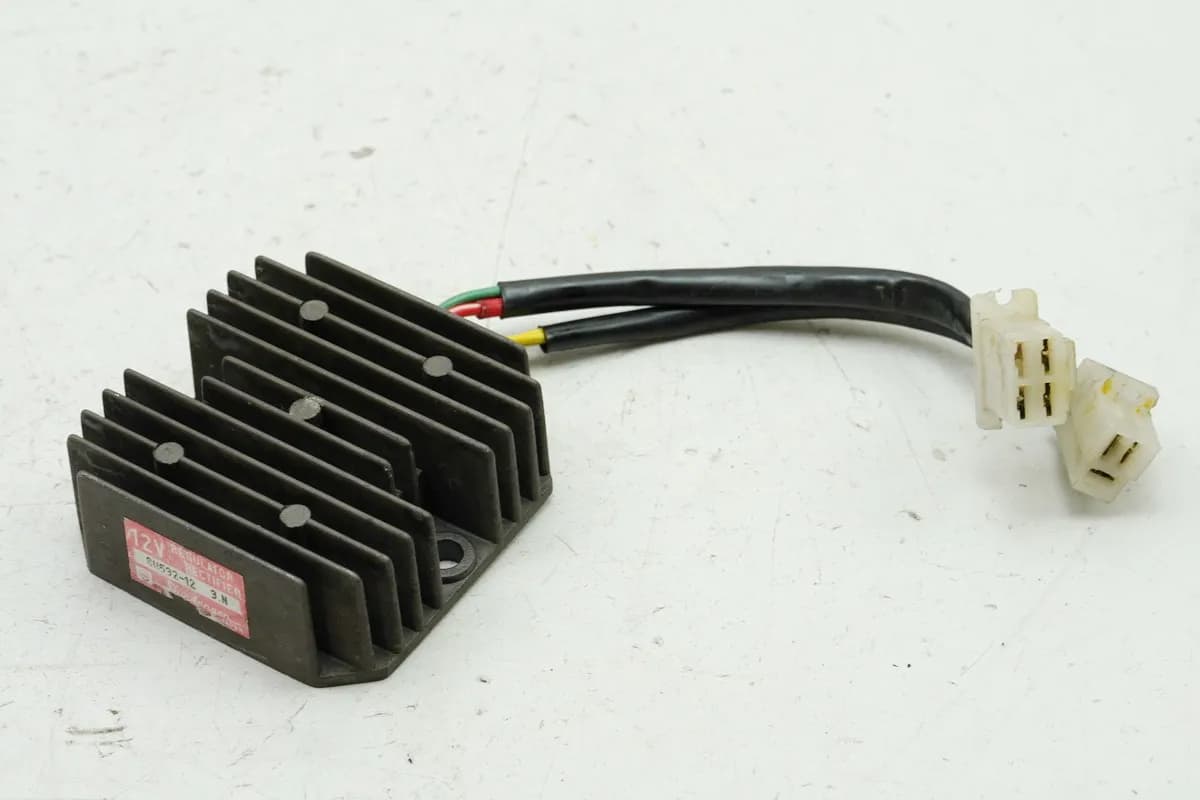 HONDA CB 450 N PC14 Laderegler original Regler Gleichrichter