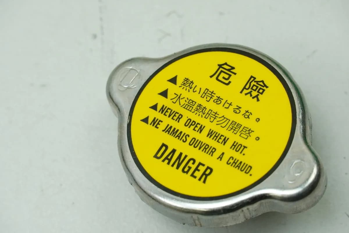 KYMCO DOWNTOWN 300 i ABS RFBV200 Kühlerdeckel Verschluß Einfüllstutzen Cover