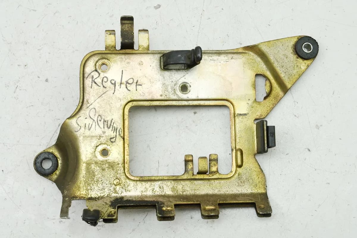 HONDA CB 450 N PC14 Halterung Regler Sicherungen Halteplatte Träger