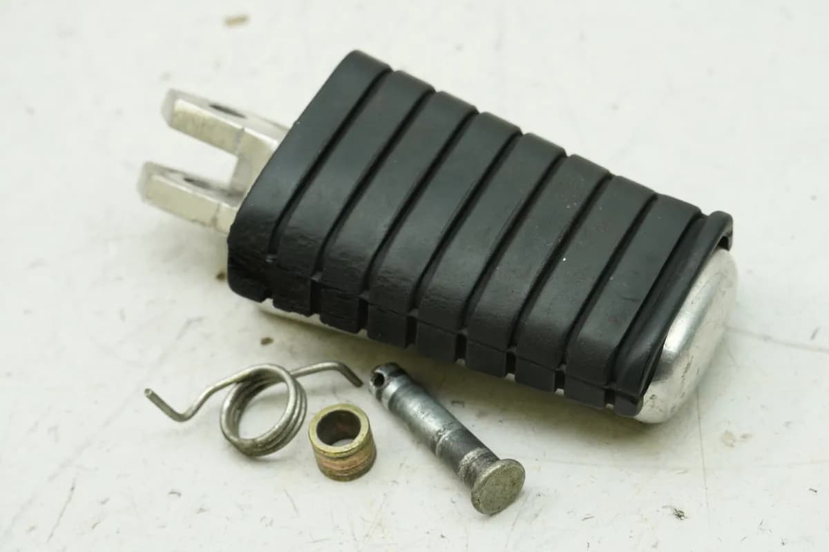 YAMAHA XV 750 4PW VIRAGO Fußraste Fahrer rechts vorn Footrest