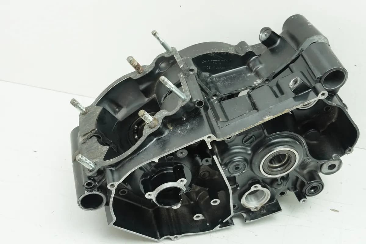 SUZUKI RG 125 NF12B GAMMA Motorgehäuse Motorblock Kurbelgehäuse (für Motor)