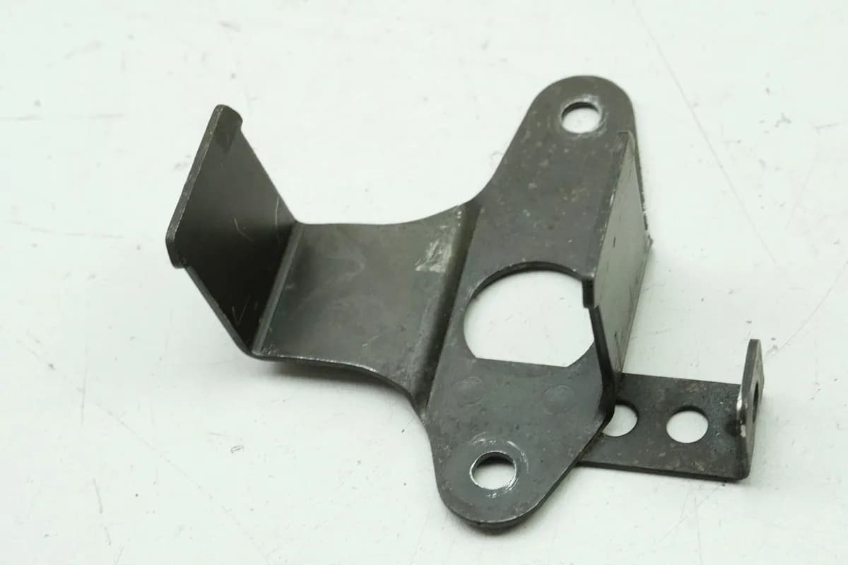 KAWASAKI ZX-7R ZX750P N Halterung Benzinpumpe Bügel Halteplatte Träger 96-03