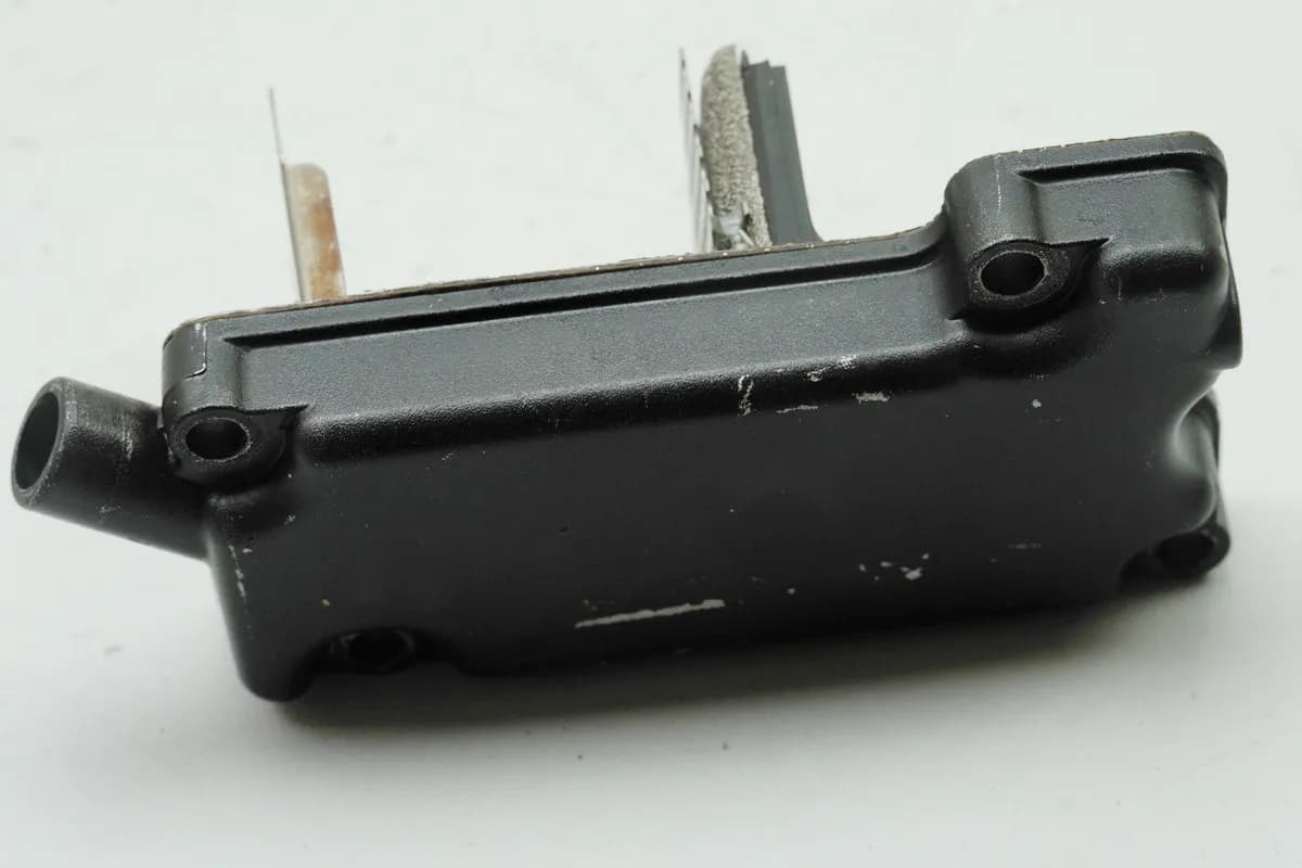 KAWASAKI ZRX 1100 ZRT10C Motordeckel Gehäuse Entlüftung Cover Motor 14070-1086