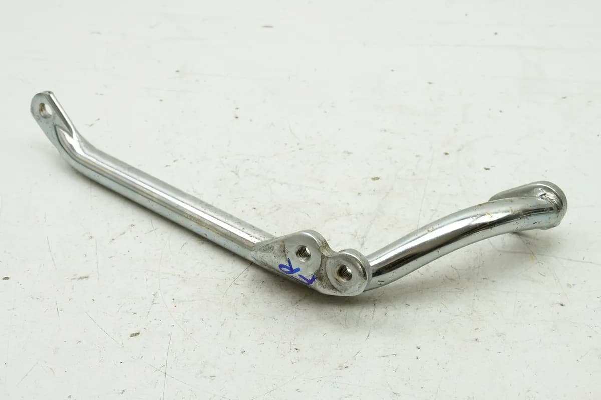 YAMAHA XV 750 4PW VIRAGO Halterung Fußraste rechts vo Halteplatte Fußrastenträger