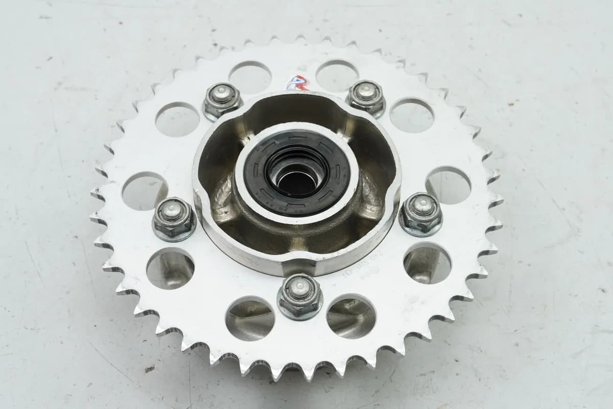 Honda CBR 900 SC33 Kettenradträger I Aufnahme Kettenrad Hinterradfelge 96-99