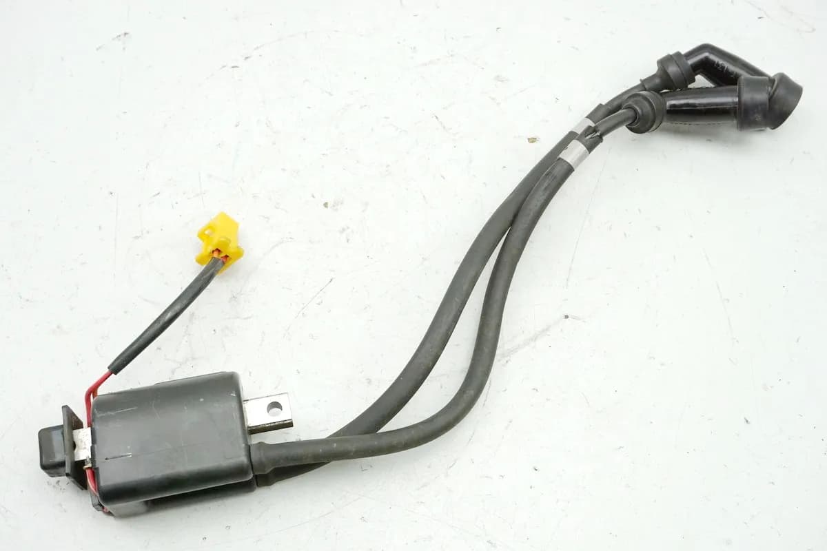Yamaha FJ 1200 3CW Zündspule 1+4 Zündkerzenstecker Ignition Coil