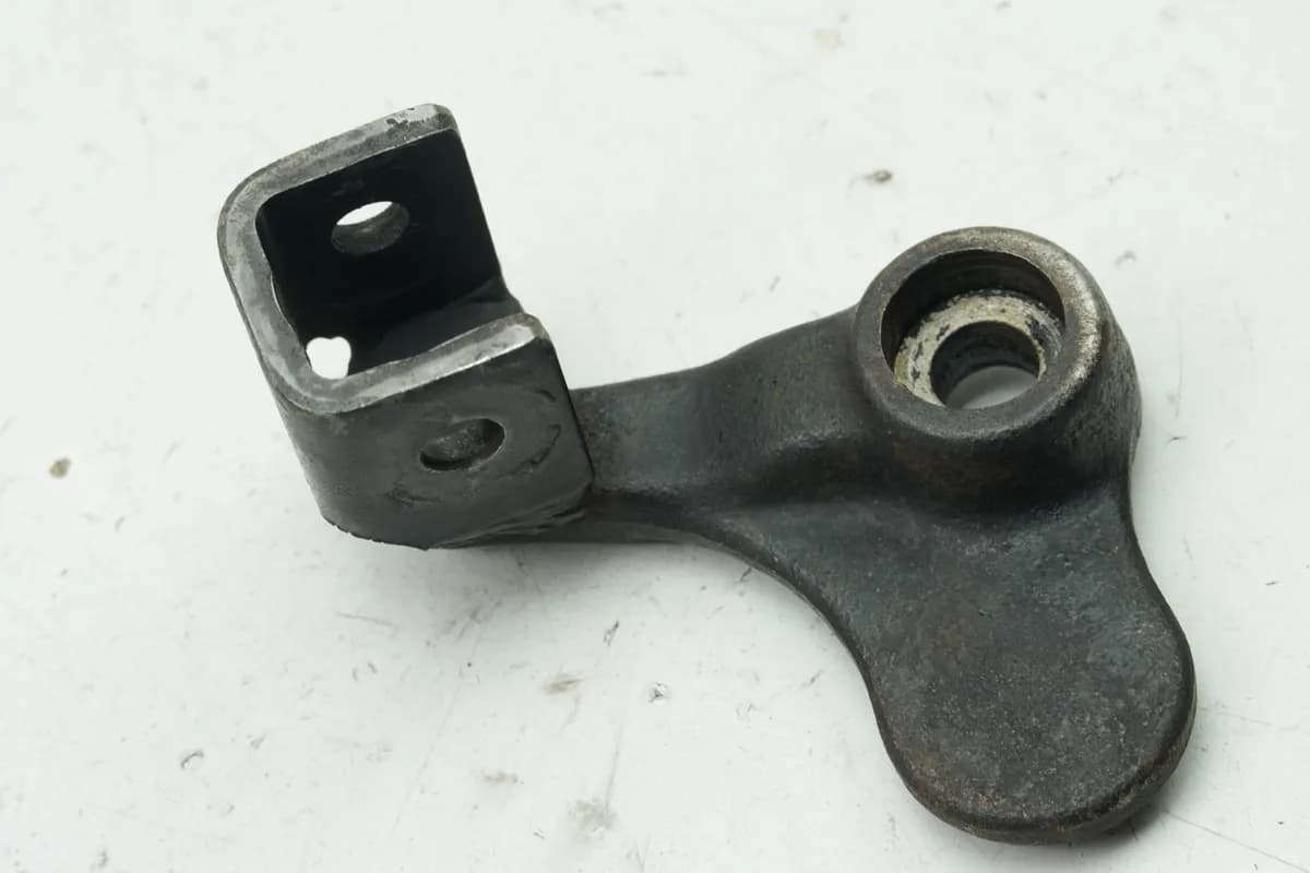 HONDA GL 500 PC02 SILVER WING Fußrastenträger Fahrer links vorn Halter Fußraste