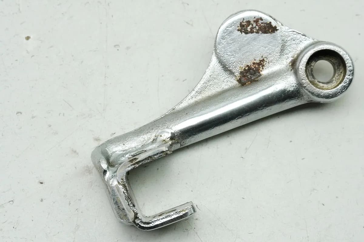 HONDA CX 500 C PC01 Fußrastenträger Fahrer rechts vorn Halter Fußraste Platte