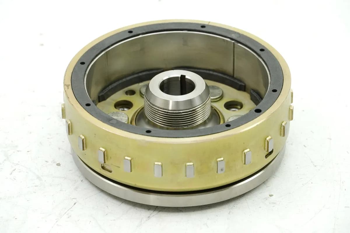 KYMCO XCiting 500 i RFBT70040 Lima Rotor Polrad Lichtmaschine Schwungrad