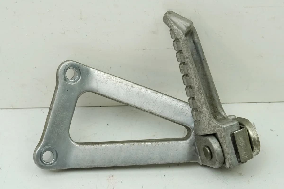 KAWASAKI ZX-7R ZX750P Fußrastenträger Sozius links Halter Fußraste Platte 96-03